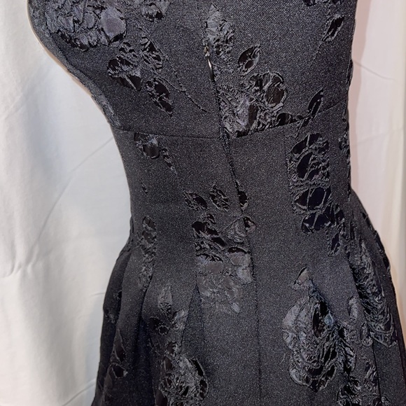 ELLE BLACK DRESS - Picture 3 of 5